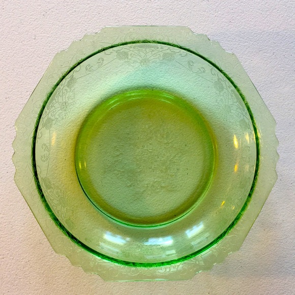 Green Florentine Depression Glass Berry Bowl - Picture 2 of 10